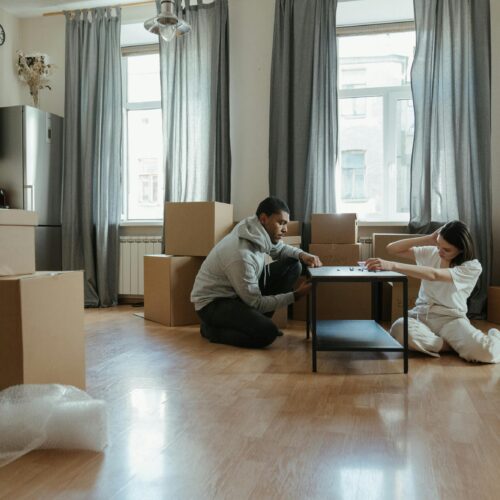 Czy właściciel mieszkania musi być w nim zameldowany?