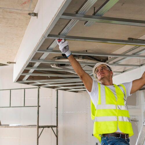 Wynajem i serwisowanie odzieży roboczej: Kompleksowy przewodnik